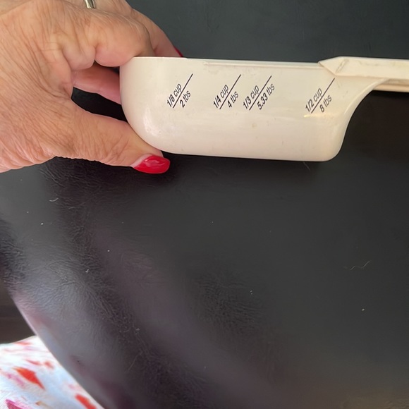 New Kitchen Art Adjustable Measuring Scoop in cups & ML - Picture 2 of 4